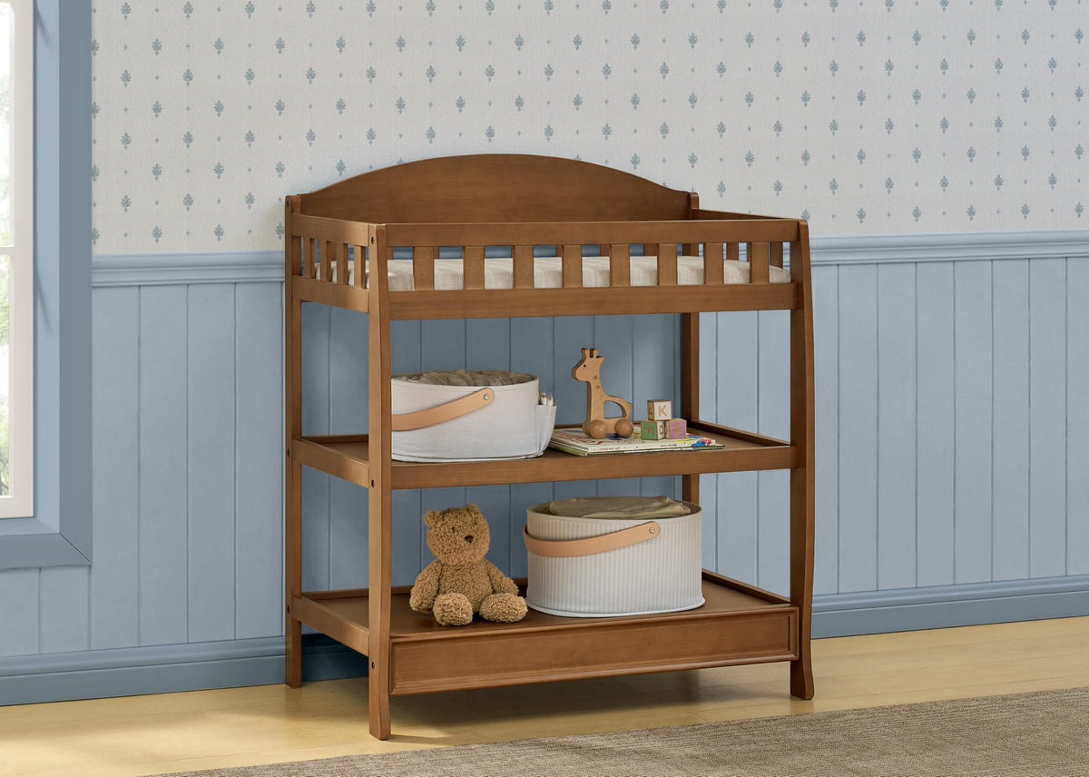 Infant Changing Table with Pad R450