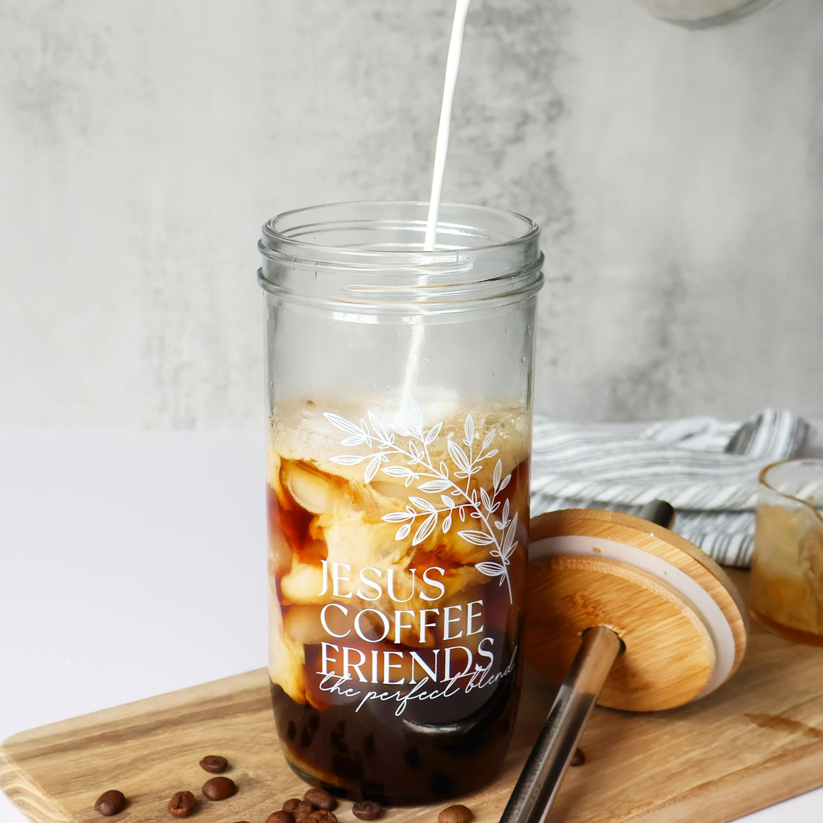 Glass Cup with Acacia Lid and Stainless Steel Straw 22 Ounce E438