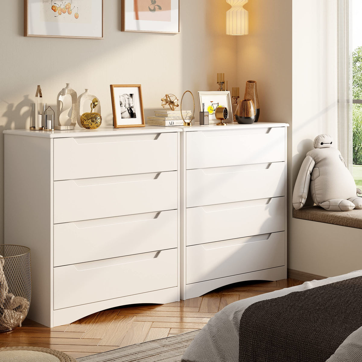 White 4 Drawer Dresser V19660